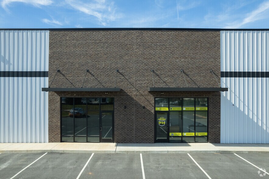 More Photos Of 252 Plemmons Rd, Duncan Unknown For Lease