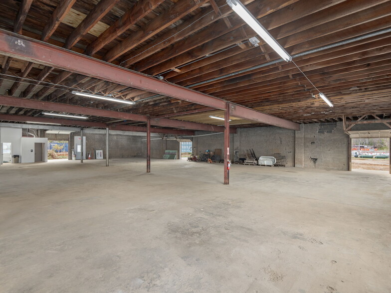 More Photos Of 24 Glendale Ave, Asheville Warehouse For Lease