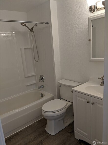 More Photos Of 210 Spruce St E, Ilwaco Apartments For Sale