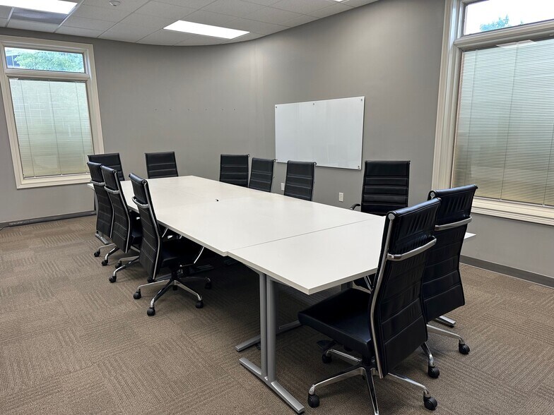 More Photos Of 6702 Pointe Inverness Way, Fort Wayne Office For Sale