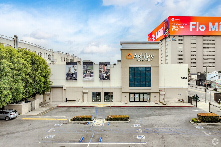 More Photos Of 1810 S Broadway, Los Angeles Freestanding For Lease