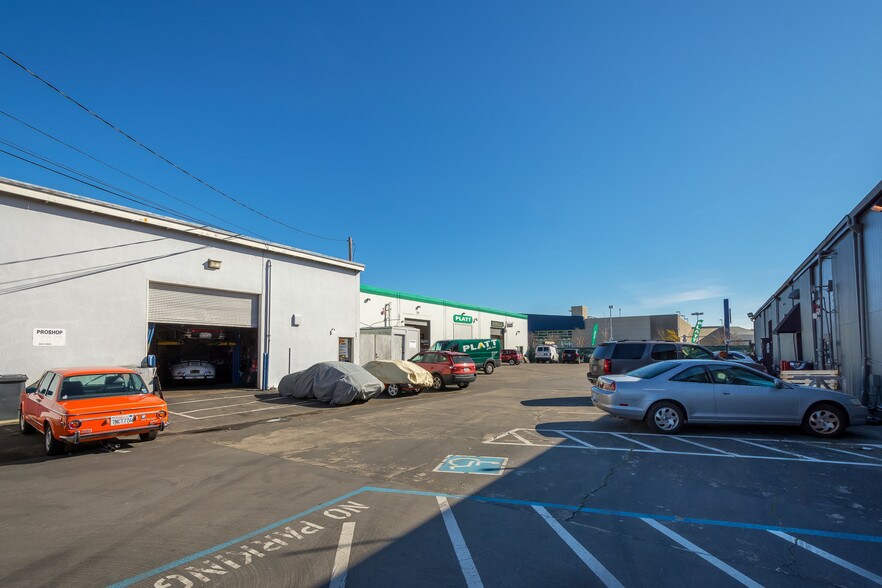 More Photos Of 654 Irwin St, San Rafael Service For Lease