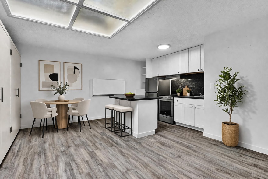 More Photos Of 1309-1311 1st St S, Nampa Storefront Retail Office For Sale