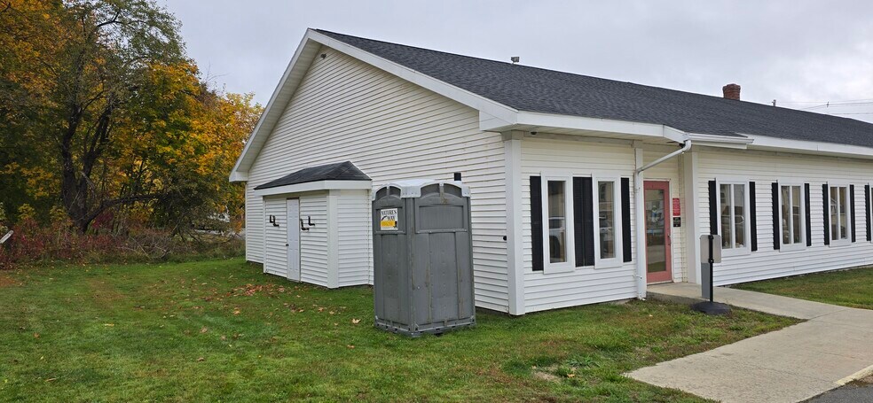 More Photos Of 12 Water St, Newport Specialty For Sale