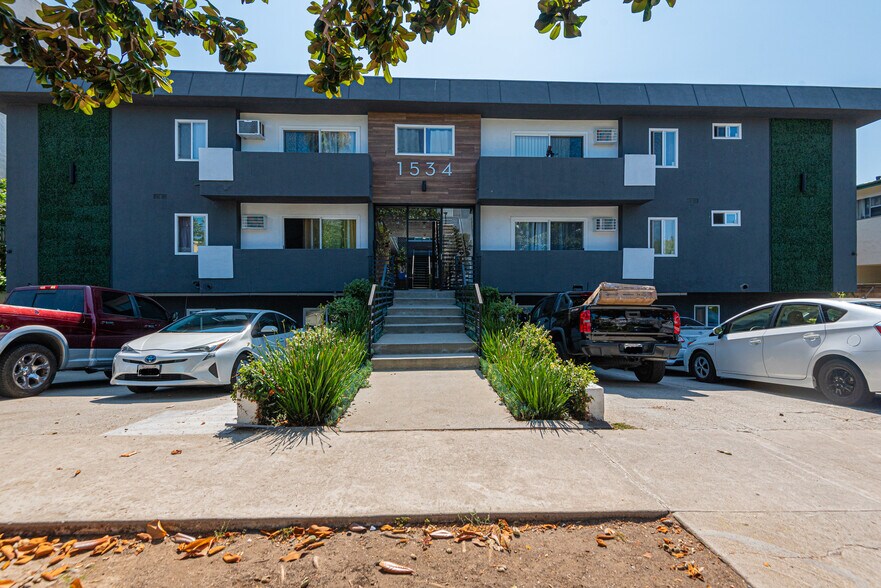 More Photos Of 1534 S Shenandoah St, Los Angeles Apartments For Sale