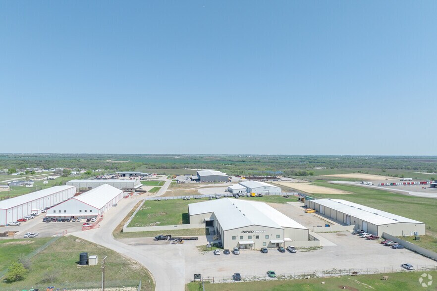 Primary Photo Of 124 Capital Ln, Rhome Manufacturing For Lease