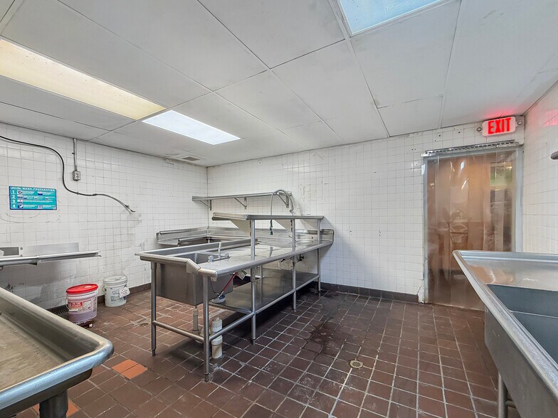 More Photos Of 1816 McFarland Blvd, Northport Restaurant For Lease
