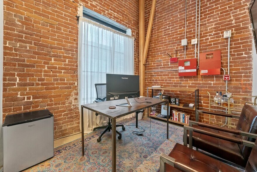 More Photos Of 308-312 S Alameda St, Los Angeles Office For Lease