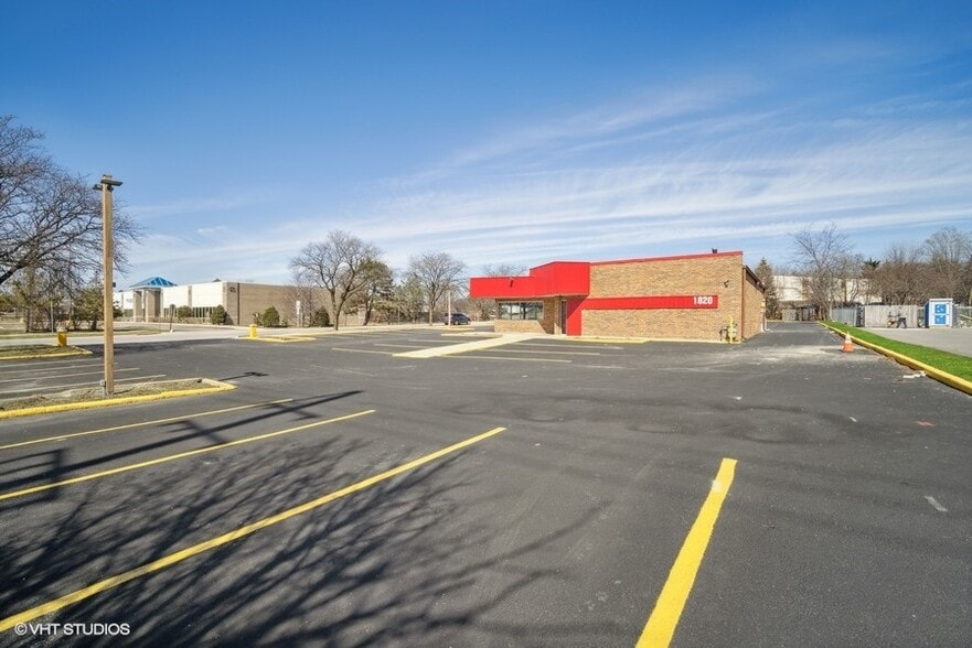 More Photos Of 1820 W Irving Park Rd, Schaumburg Fast Food For Sale