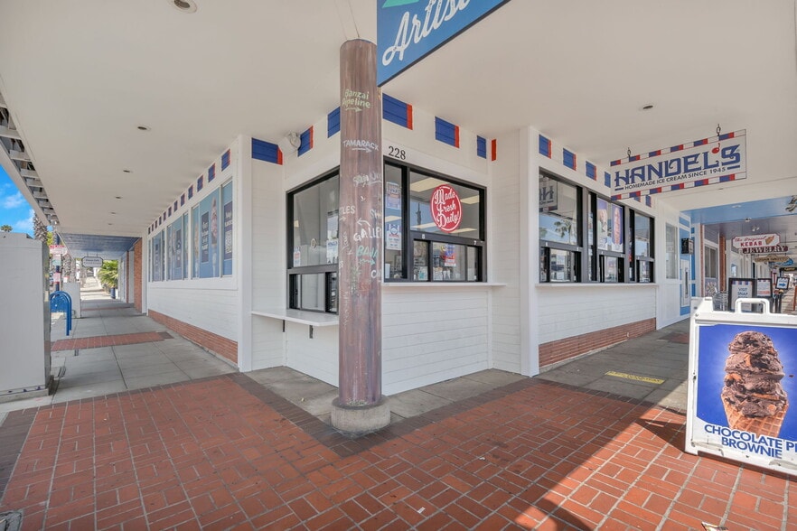 More Photos Of 210-216 N Coast Hwy, Oceanside Unknown For Lease