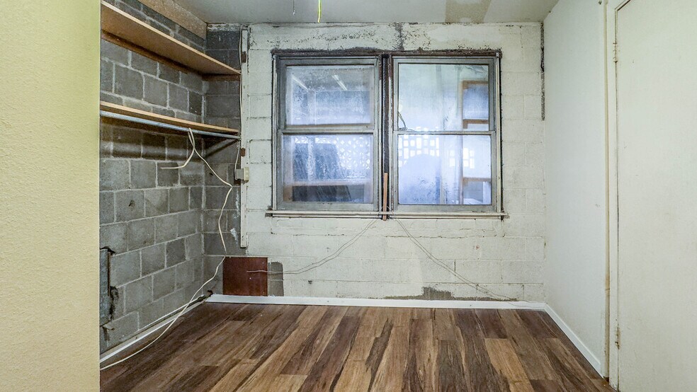 More Photos Of 719 E Highway 67, Duncanville Industrial For Sale