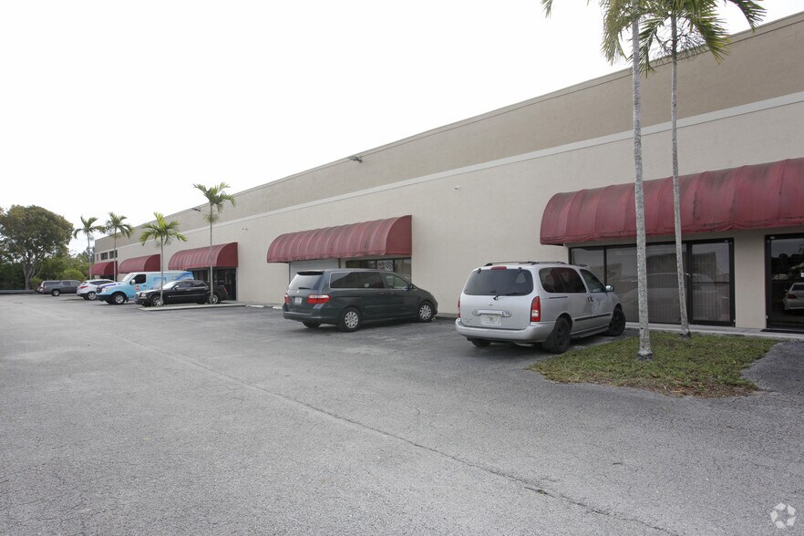 More Photos Of 4400 NW 19th Ave, Pompano Beach Warehouse For Lease