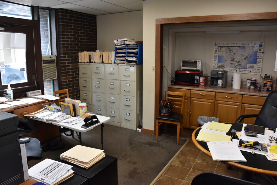 More Photos Of 17275 Shreve Run Rd, Pleasantville General Retail For Sale