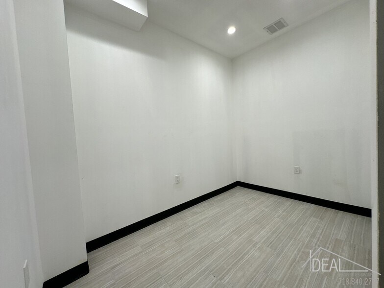 More Photos Of 332A 9th St, Brooklyn Office Residential For Lease