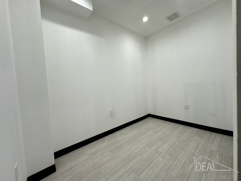 More Photos Of 332A 9th St, Brooklyn Office Residential For Lease