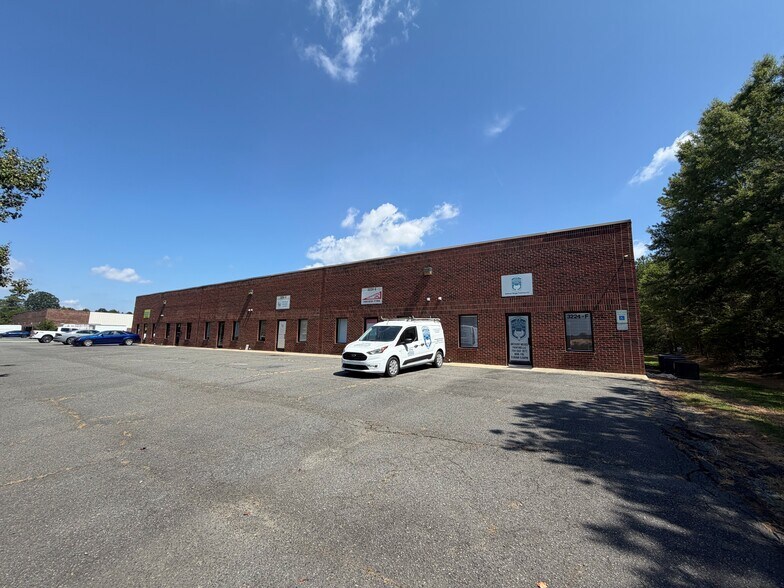 Primary Photo Of 3224 Westwood Industrial Dr, Monroe Warehouse For Lease