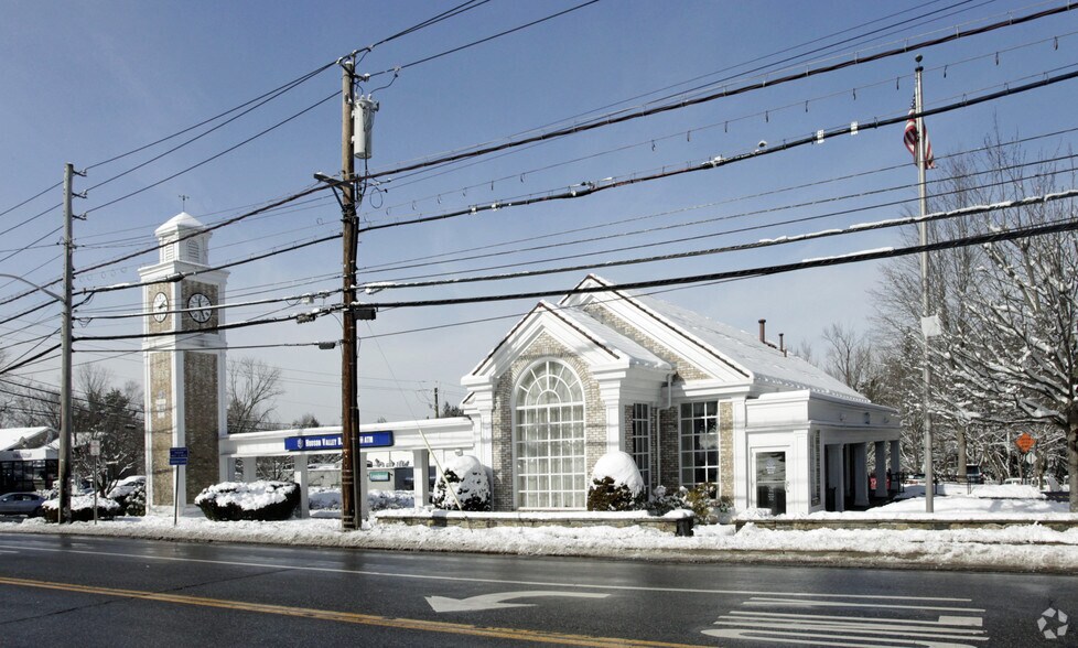 Primary Photo Of 662 E Main St, Mount Kisco Bank For Sale