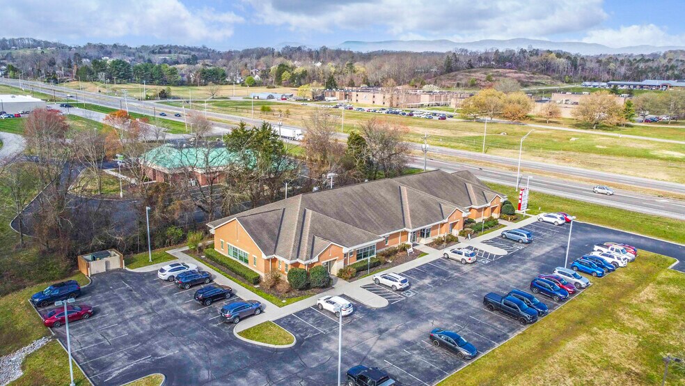 More Photos Of 2130 Charles G Seivers Blvd, Clinton Medical For Sale