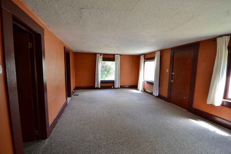 More Photos Of 1008 June St, Hood River Flex For Sale