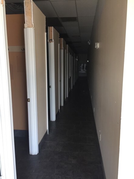 More Photos Of 3205-3221 S Madison St, Muncie Storefront For Lease