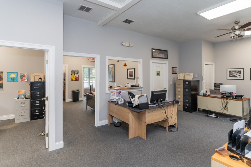 More Photos Of 442 State St, Belchertown Office Residential For Sale