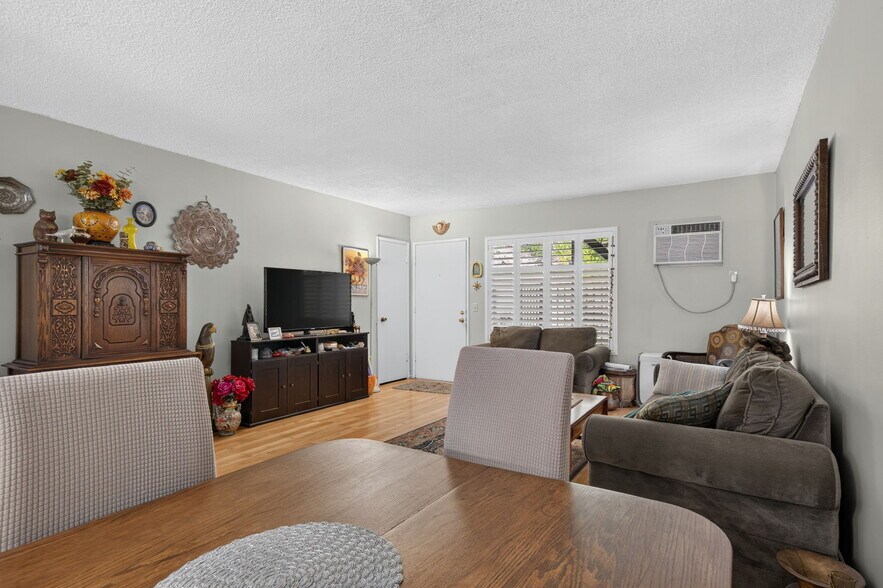 More Photos Of 1459 Stanley Ave, Glendale Apartments For Sale