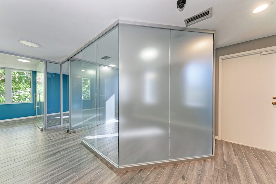 More Photos Of 1771 Manatee Ave W, Bradenton Loft Creative Space For Lease