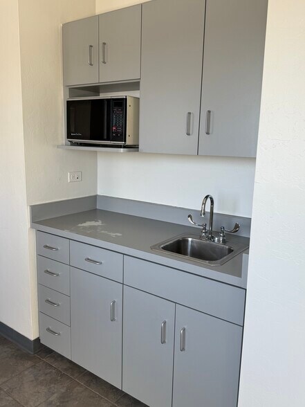 More Photos Of 3594 E Lincoln St, Tucson Truck Terminal For Lease