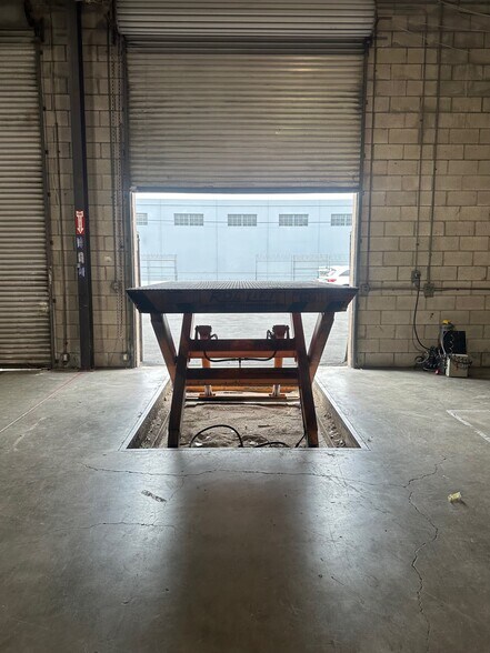 More Photos Of 2101 E 51st St, Vernon Manufacturing For Sale