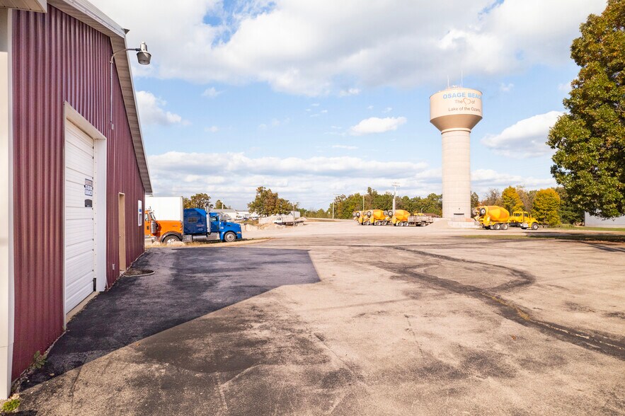 More Photos Of 4143 Sunset Dr, Osage Beach Industrial For Sale