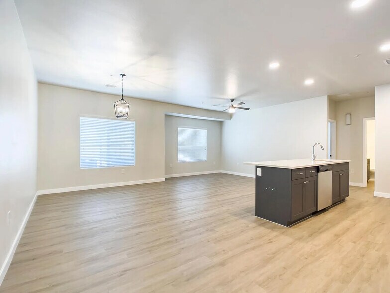 More Photos Of , Phoenix Multifamily For Sale
