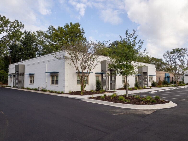 More Photos Of 133 E 1st North St, Summerville Unknown For Lease