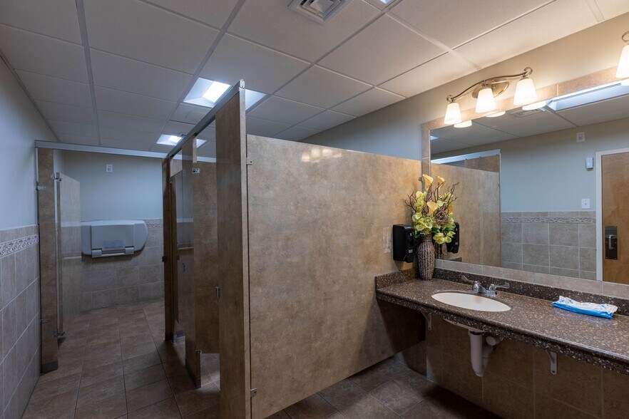 More Photos Of 1428 Center St, Ludlow Restaurant For Sale