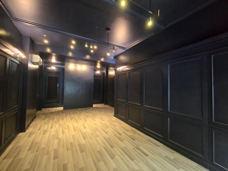 More Photos Of 36 Garth Rd, Scarsdale Storefront Retail Residential For Lease