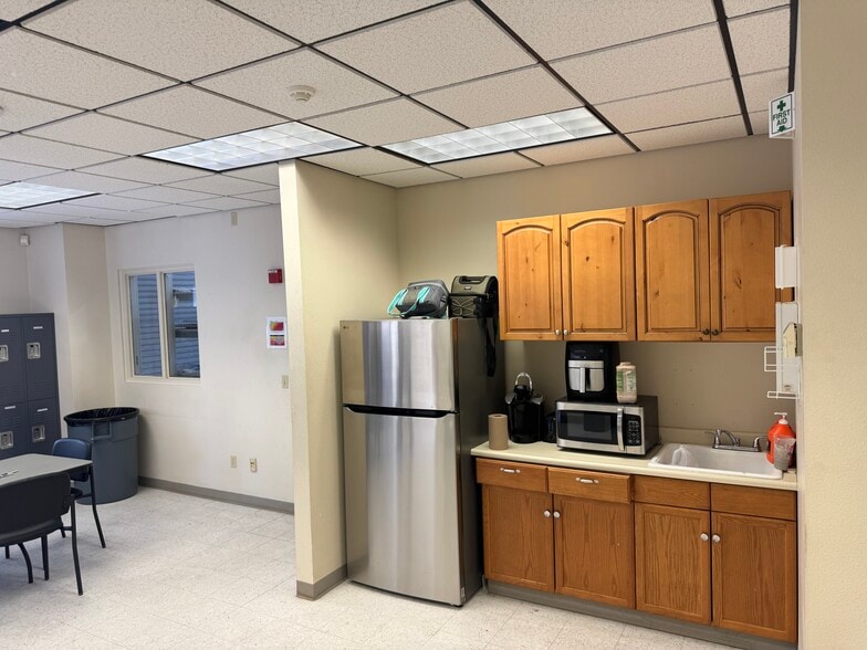 More Photos Of 5975 Alpha Ave, Reno Warehouse For Sale