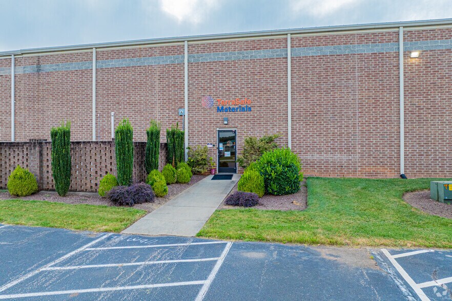 More Photos Of 35 Weathers St, Youngsville Manufacturing For Lease