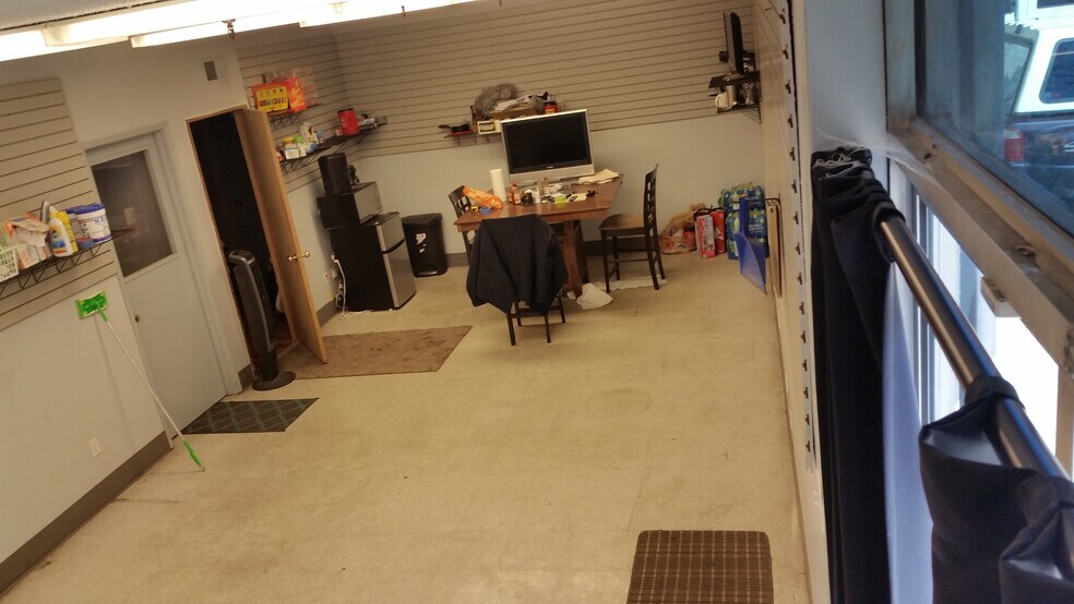 More Photos Of 3935 9th Ave S, Seattle Warehouse For Lease