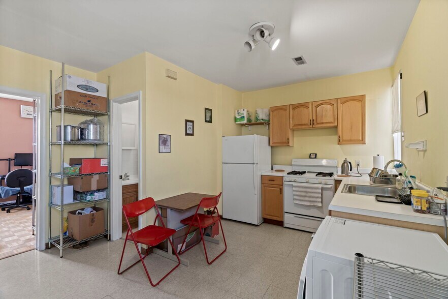More Photos Of 2626 E Allegheny Ave, Philadelphia Office Residential For Sale