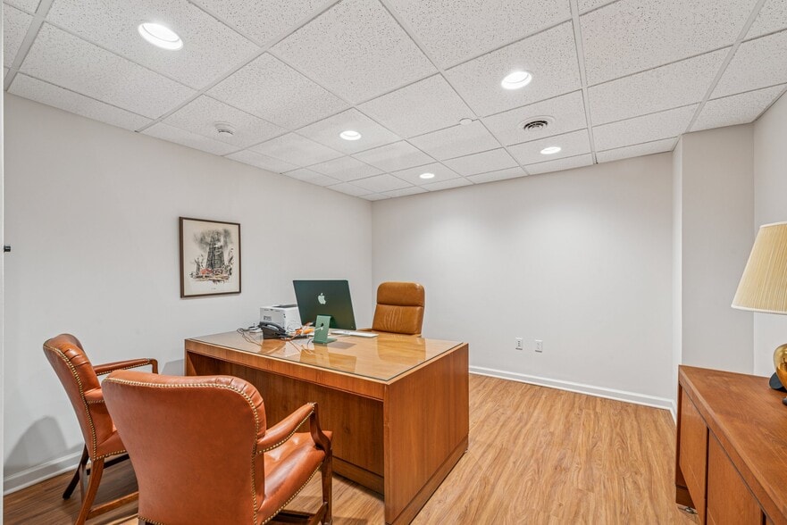 More Photos Of 750 Washington Rd, Mt Lebanon Apartments For Sale