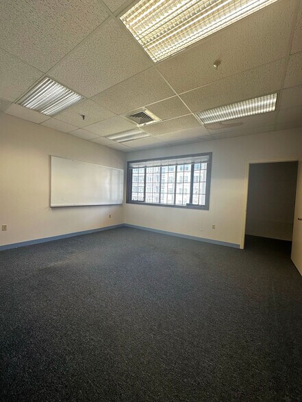More Photos Of 693 Bloomfield Ave, Bloomfield Office For Sale