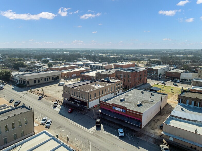 More Photos Of 110 E Franklin St, Hillsboro Health Club For Sale