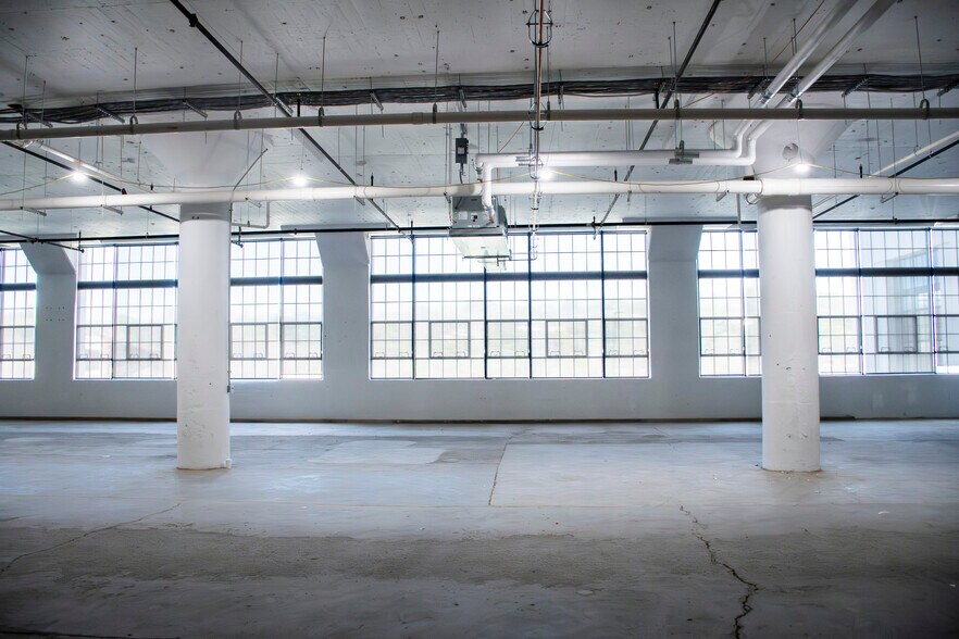 More Photos Of 420 Memorial Dr, Danville General Retail For Lease
