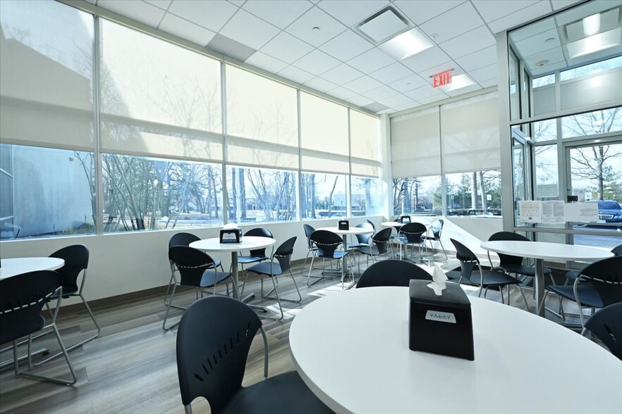 More Photos Of 10 Commerce Dr, Hauppauge Manufacturing For Sale