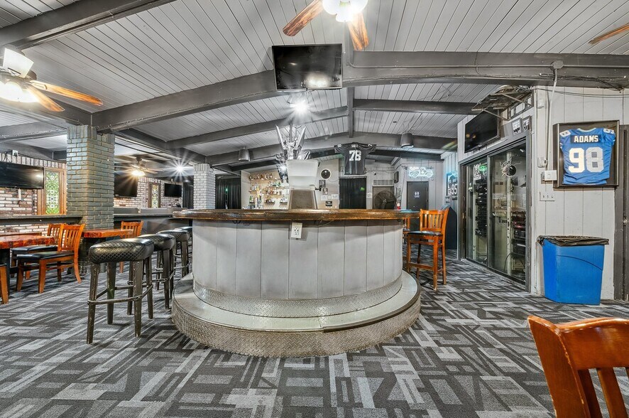 More Photos Of 15028 Hesperian Blvd, San Leandro Freestanding For Sale