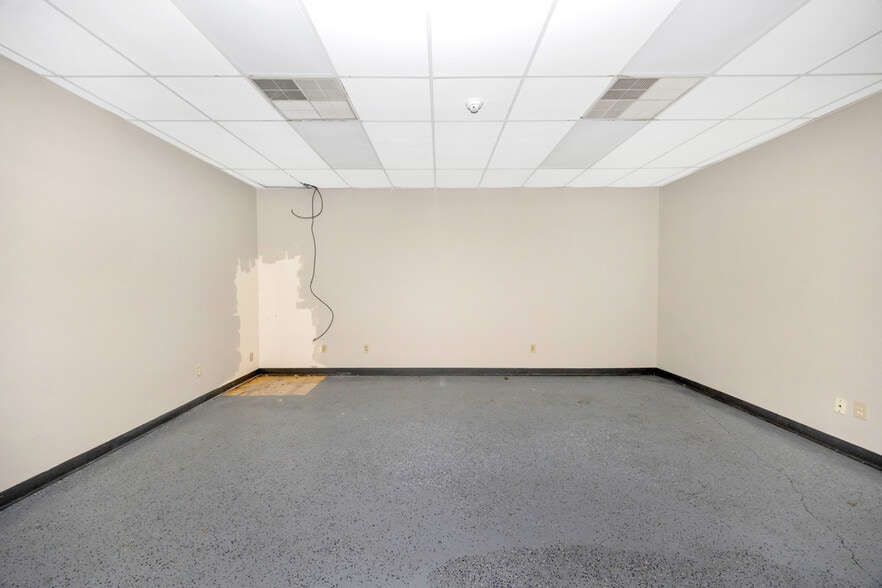 More Photos Of 3314 Highway 53, Huntsville Distribution For Lease