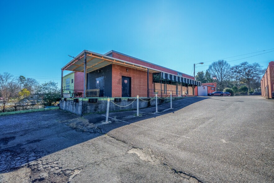 More Photos Of 134 N Main St, Belmont Storefront For Lease