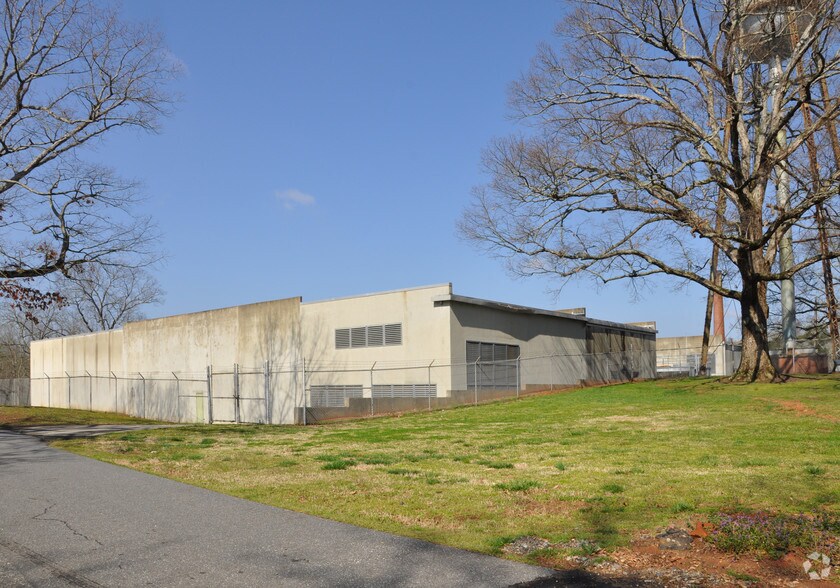 More Photos Of 600 S Broad St, Monroe Manufacturing For Lease