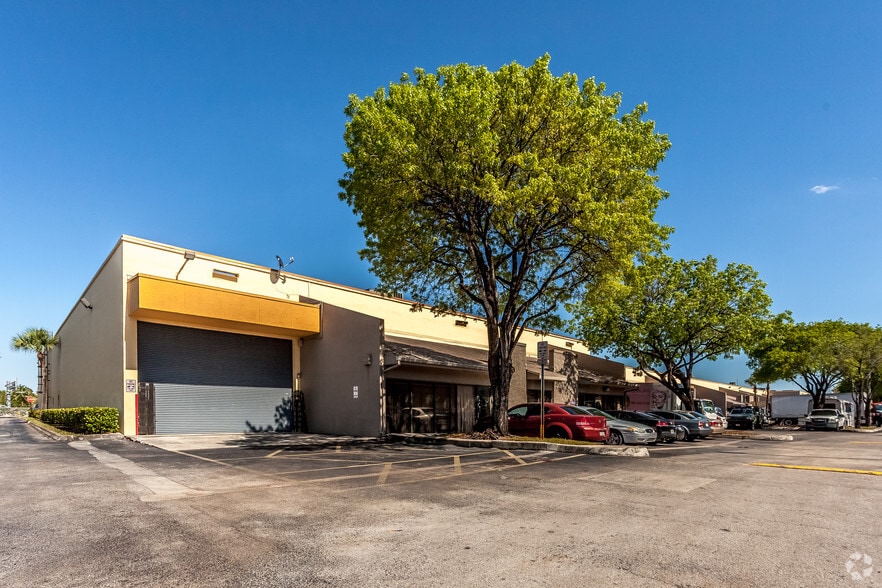 More Photos Of 7801-7889 NW 15th St, Doral Warehouse For Lease