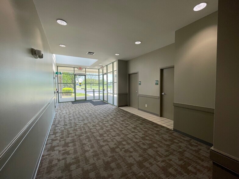 More Photos Of 10401 Sawmill Pky, Powell Medical For Lease