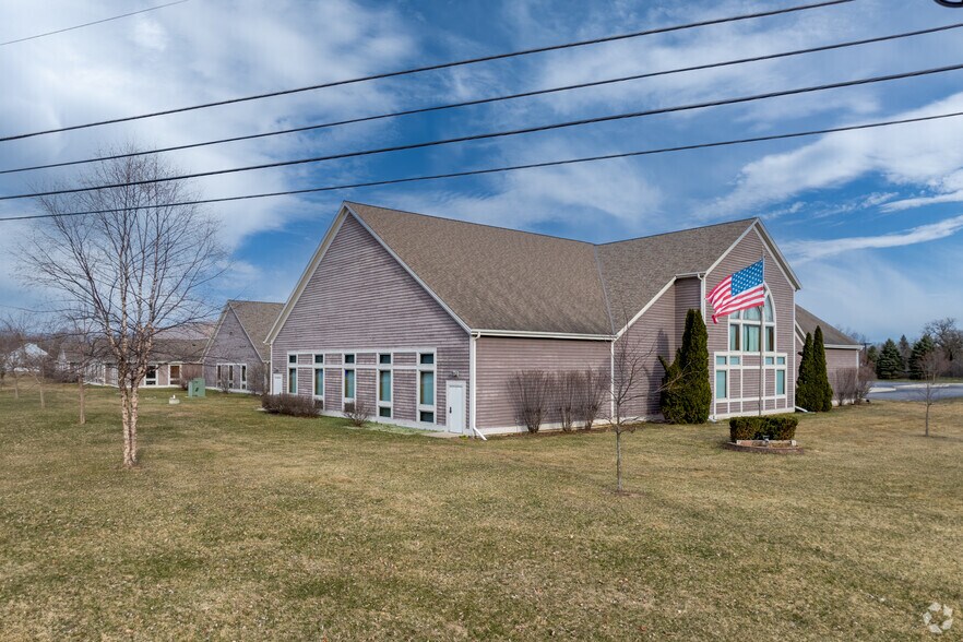 More Photos Of 995 S Sawyer Rd, Summit Religious Facility For Lease
